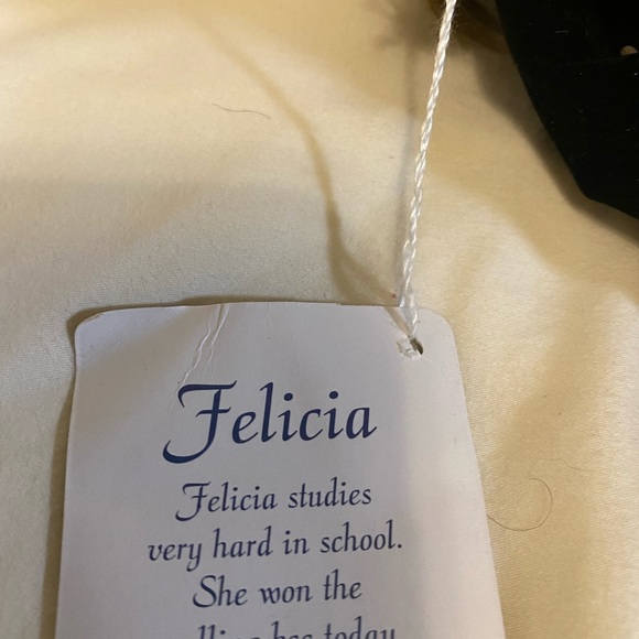 Small Vintage Porcelain Doll - Picture 3 of 3